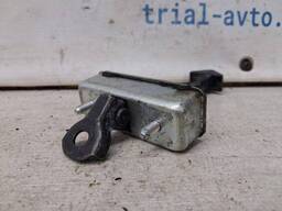 Обмежувач дверей задній лівий Mazda 6 GH 2.5 Бензин L5-VE 2007 (б/у)