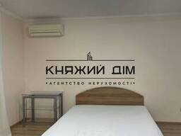 Оренда 1-кімнатної квартири в двохповерховому будинку м. Позняки КОД 139510