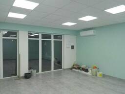 Оренда комерційного приміщення з фасадними вікнами