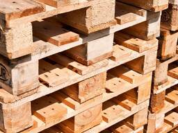 Палети дерев'яні . Б/У