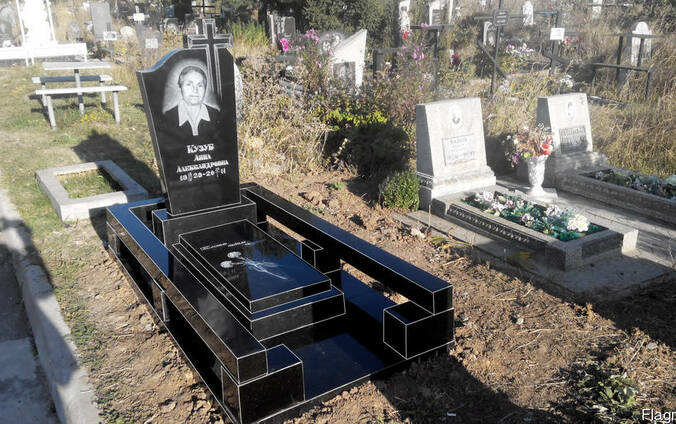 Памятники полимерные