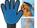 Перчатка для вычесывания шерсти домашних животных True. ..
