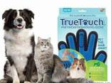 Перчатка для вычесывания шерсти животных True Touch