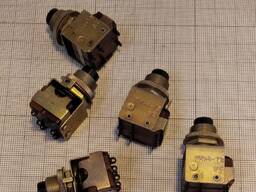 Перемикачи, вимикачі, мікрикр, кнопки різні