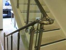 Перила алюминиевые из стекла