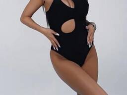 Пікантний суцільний купальник для пляжу та басейну