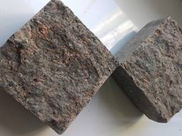 Пилено-колотая брусчатка из Дидковичского гранита