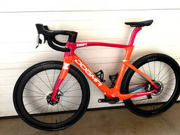 Pinarello Dogma F (56) DISC - Zwift Edition, SRAM Red eTap