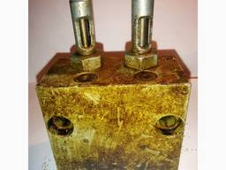 Питатель смазочный двухлинейный 2-0200-3К