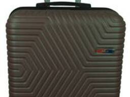 Пластиковый чемодан на колесах среднего размера 70L GD Polo коричневый