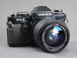 Пленочный фотоаппарат Yashica FX-D Quartz объектив Sakar 35-70mm/3.5-4.5 MC Ф52мм Вживане