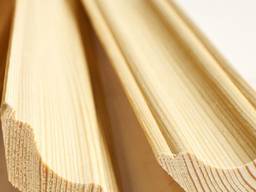 Плинтус клееный сосна потолочный напольный