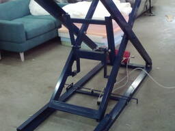 Пневматичний стіл для оббивки м'яких меблів