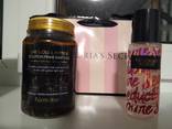Подарочный набор шиммер victoria's secret и ампульная сыворотка farmstay 24 k gold 250 мл - фото 2