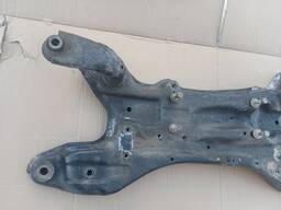 Подрамник передняя балка Mitsubishi Grandis 2004-2010 mr594300