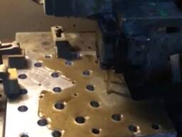 Порізка металу електроерозією (дріт)