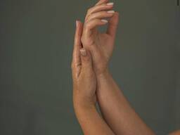 Потрібен масажист