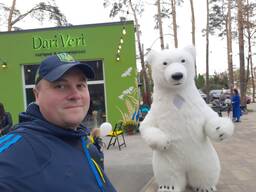 Поздравления и Танцы от очаровательного Белого Мишки в Киеве к Вашим услугам: