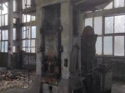 Куплю прес гвинтовий з дугостаторним приводом Ф1734 ус. 250т. с.