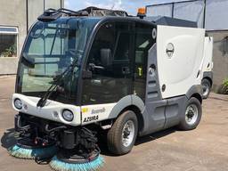 Прибиральна машина Azura MC200