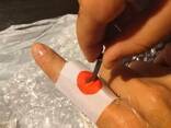 Прикол на палец Пробитый палец розыгрыш - фото 1