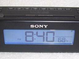 Прикроватные часы-радиоприемник Sony ICF-C707