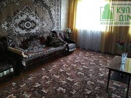 Продається затишний і просторий будинок