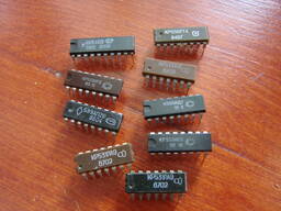 Продаємо мікросхеми багато різних