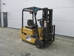 Продається електричний навантажувач CATERPILLAR EP20KT (2005)