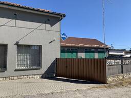 Продається магазин, та автомайстерня з офісним приміщенням