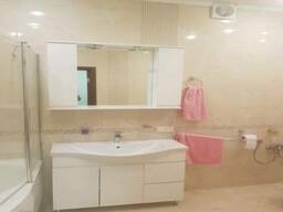 Продам 1 комнатную, просторную квартиру с дизайнерским, дорогим ремонтом(ремонту 1 год).