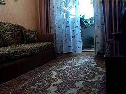 Продам 2-х ком. сталинку на пр . Дмитра Яворницького