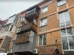 Продам. 2-к. кв. 2/5, ул. Михаила Грушевского