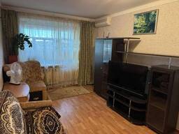 Продам 2х кіцмнкатну з меблями та гараж в подарунок