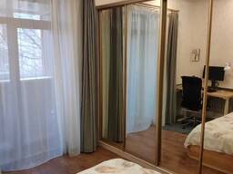 Продам. 3-к. кв. 2/2, центр, спуск Крутогорный