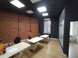 Продам 3 к. кв. с офисным ремонтом, Центр, м. Пл. Конституции 7 минут