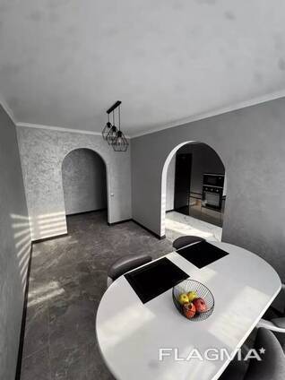 Продам чотирикімнатну квартиру в місті Кропивницький