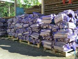 Дрова в сетке.