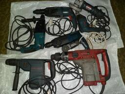 Продам электроинструмет б. у Bosch GBH 4 DFE