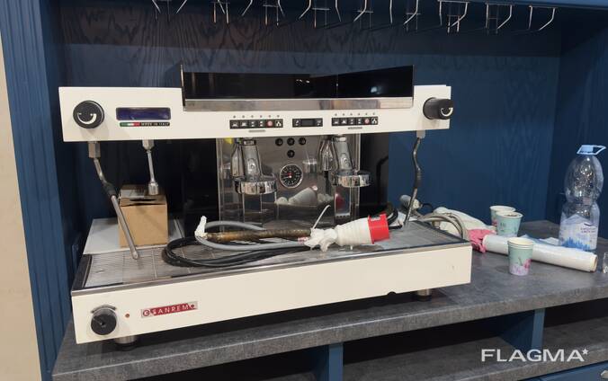 Продам кавомашину Sanremo