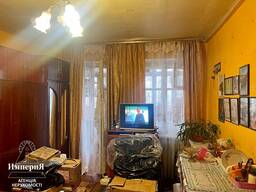 Продам кімнату з балконом на Критому Ринку.