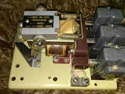 Продам контактор КМ2351-8М4