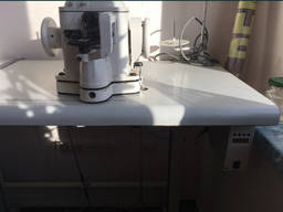 Продам машинку швейную скорняжку промышленную одноигольную для шуб и меха