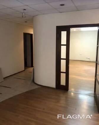 Продам помещение общей S 293 м. кв. Фасад ст. м. Лукьяновская