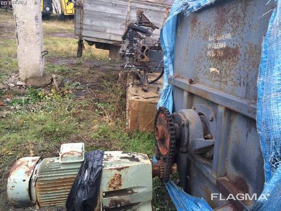 Продам смеситель кормов