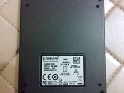 Продам SSD диск Kingston 240GB 2.5 SATAIII 3D TLC (SA400S37/240G)