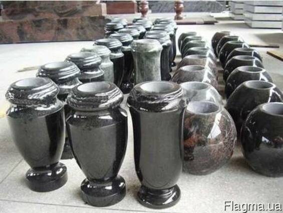 Продам вазы из гранита.