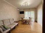 Продаётся двухэтажный дом в городе - фото 2