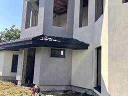 Продаж 2 поверхового будинку з ділянкою на 42.88 сотки, 180 кв. м, 6 кімнат, на вул. .. .