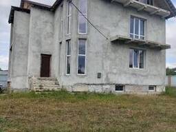 Продаж 2 поверхового будинку з терасою